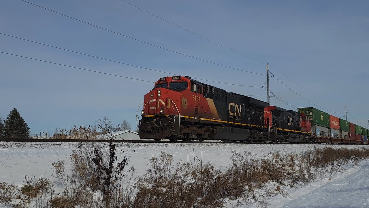 Canadian National  -  Westbound Stack/Rack Train    8 Dec 25