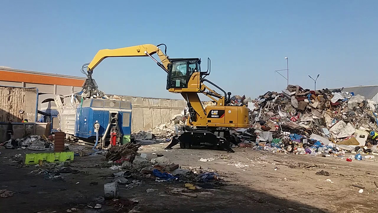 MH3022  ZAŁADUNEK ŚMIECI DO ROZDRABNIACZA
