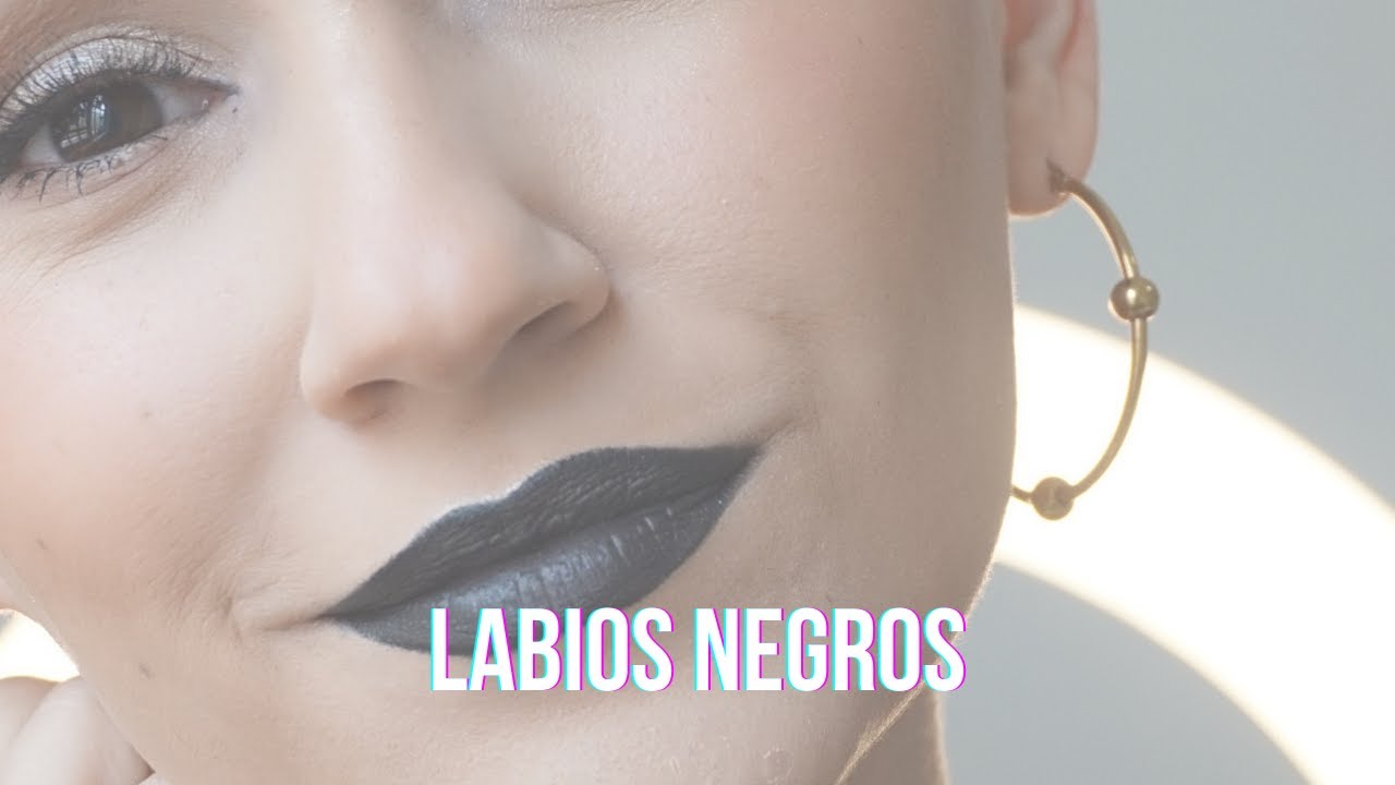 Labios negros con delineador de ojos | Liz Guajardo MUA