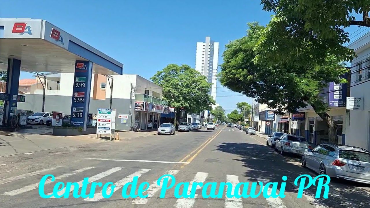 Passando pelo  centro de Paranavai PR, terra vermelha e muito calor