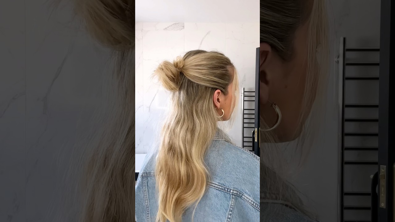 Half up messy bun hairstyle tutorial 💇&zwj;♀️ #hairstyle #hair