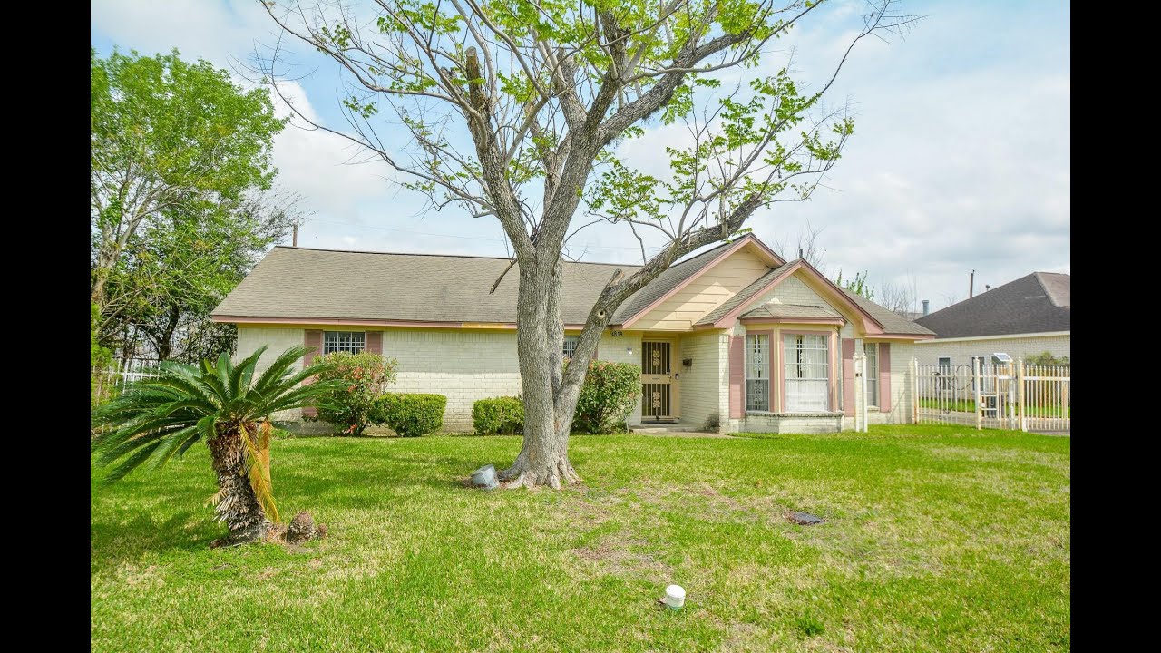 Real Estate for Sale 4819 Lingonberry Street Houston TX 77033
