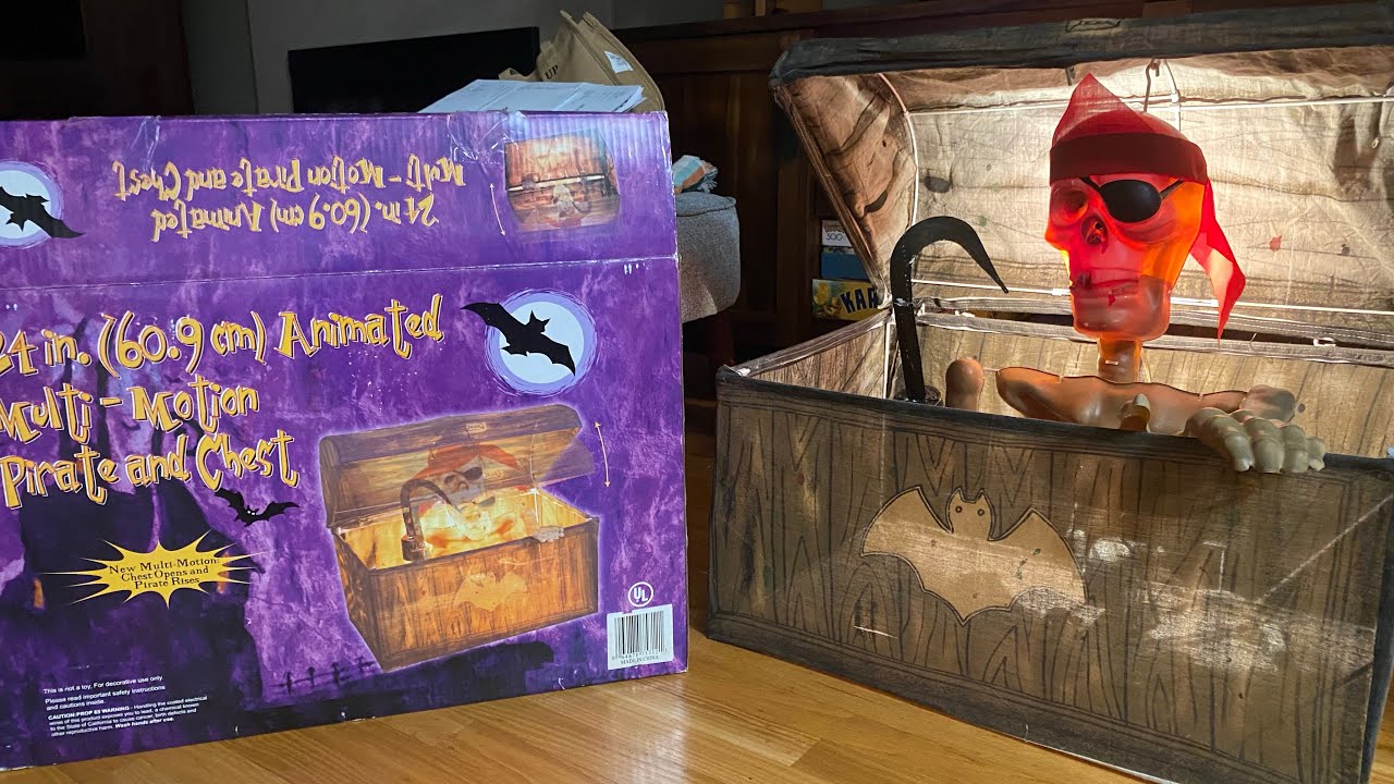 RARE ANIMATED MULTI-MOTION PIRATE CHEST 2007