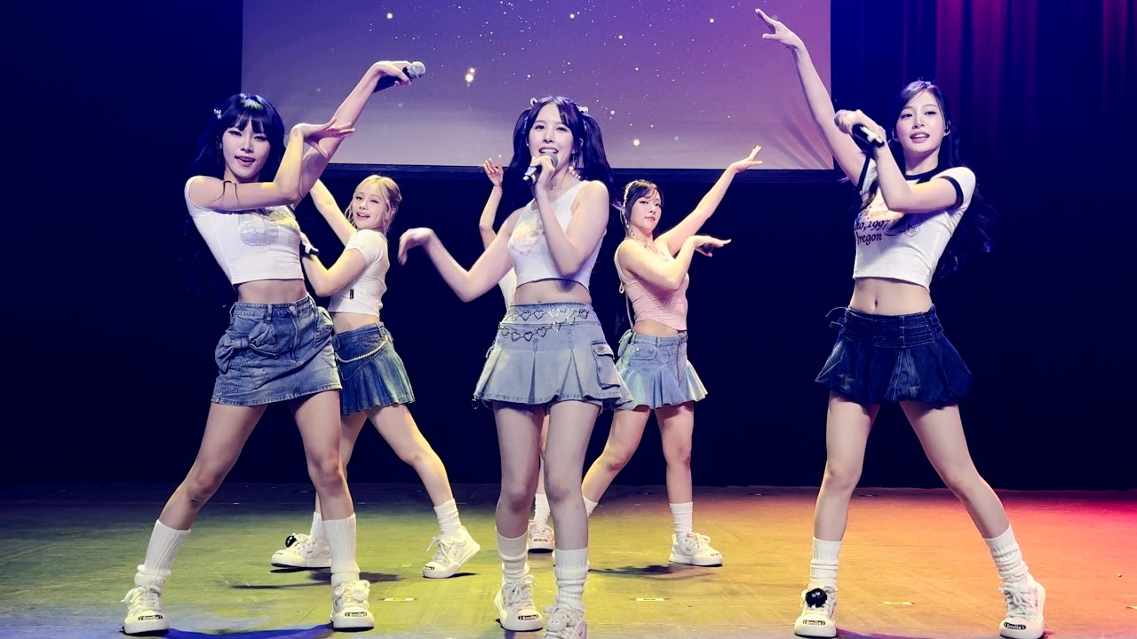 Weeekly (위클리) - LIGHTS ON + Dance Dance Dance! | Orlando | 4k60 FANCAM - Front Row - 240911