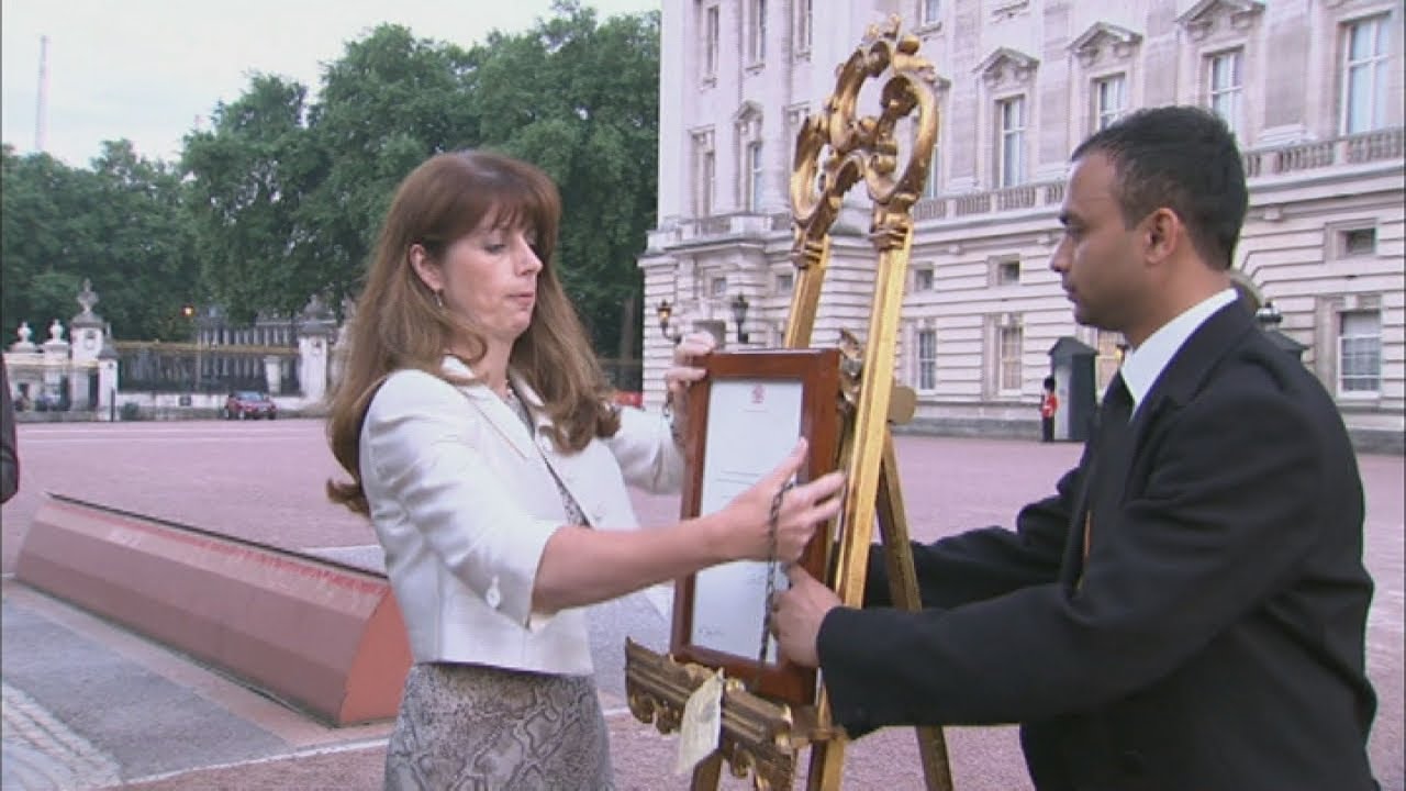 Royal footman quits days after announcing birth of Prince George