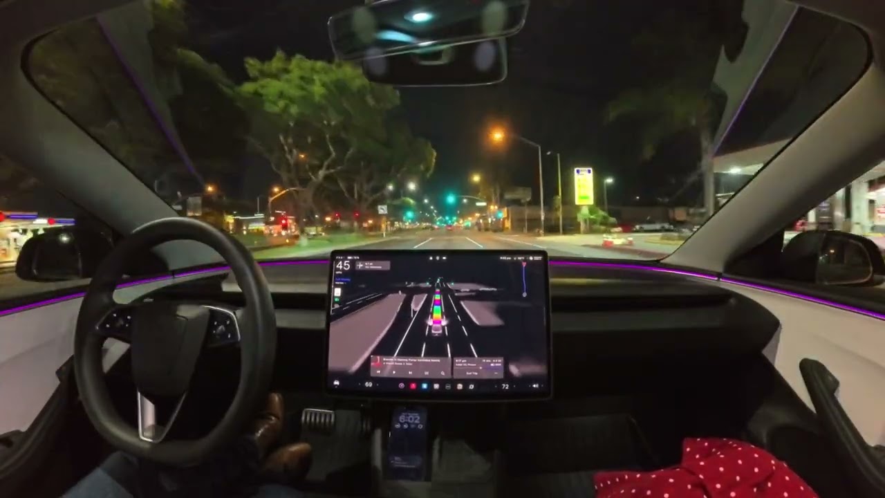 Tesla Self-Driving 14.2.1 отвезла меня на ужин в День благодарения в режиме «Безумный Макс»