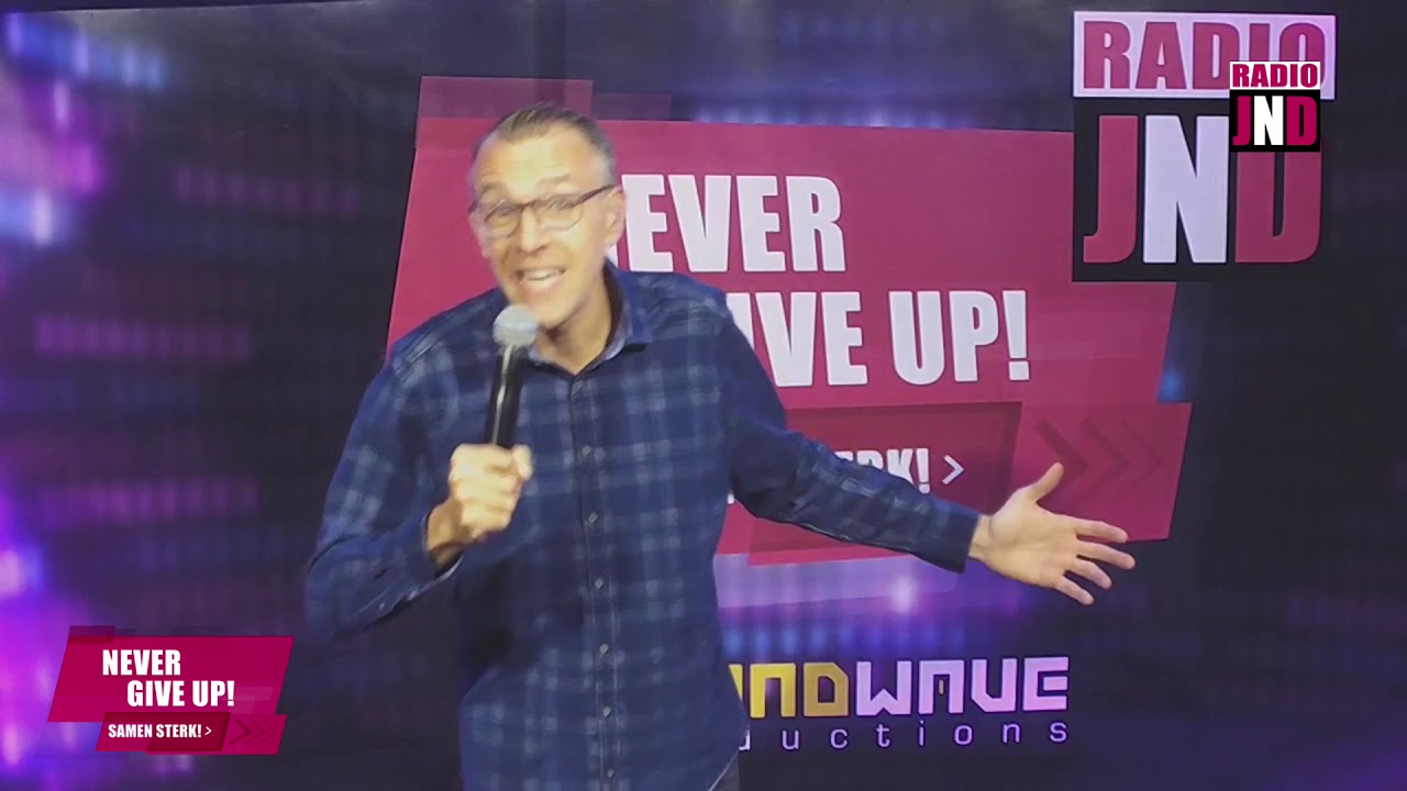 Never Give Up | Mini Concert | Marco de Hollander