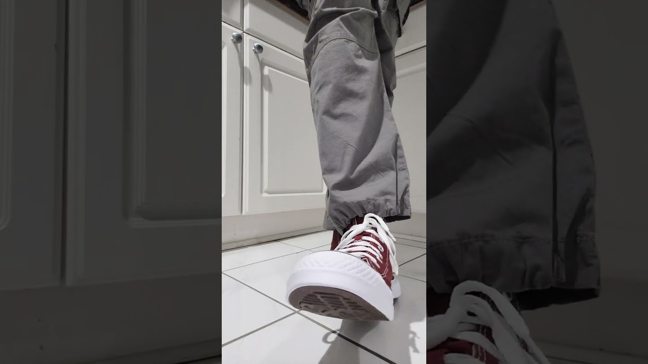 ASMR toe tapping wearing my converse. 