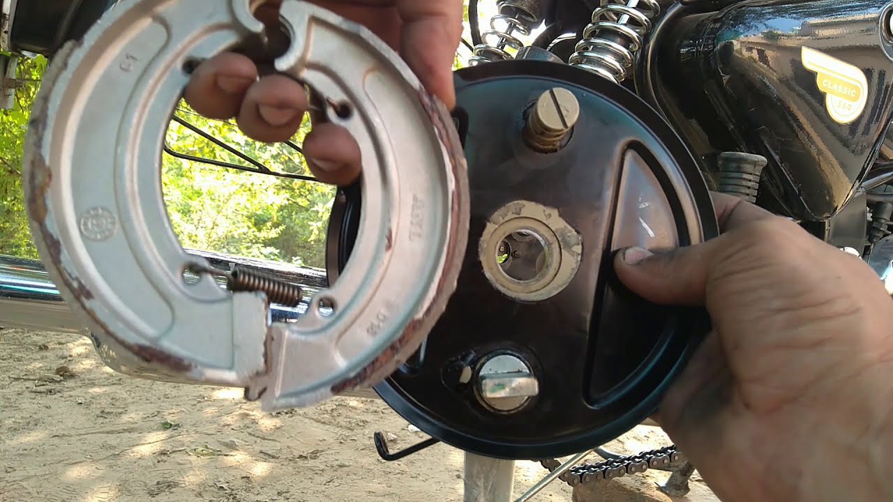 Royal Enfield drum brake replace at home | Mehra Riderzz |
