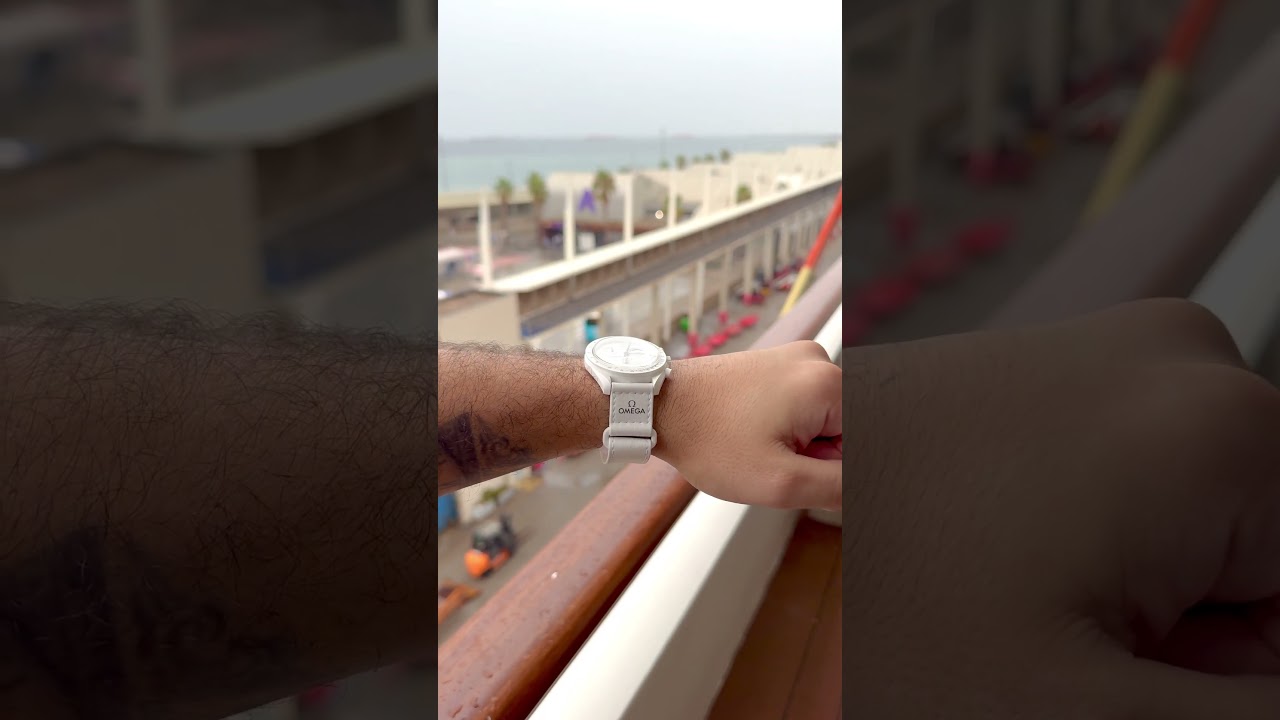 Omega Moonswatch Snoopy MISSION TO THE MOONPHASE #omega #swatch #watch #watchcollector #watches