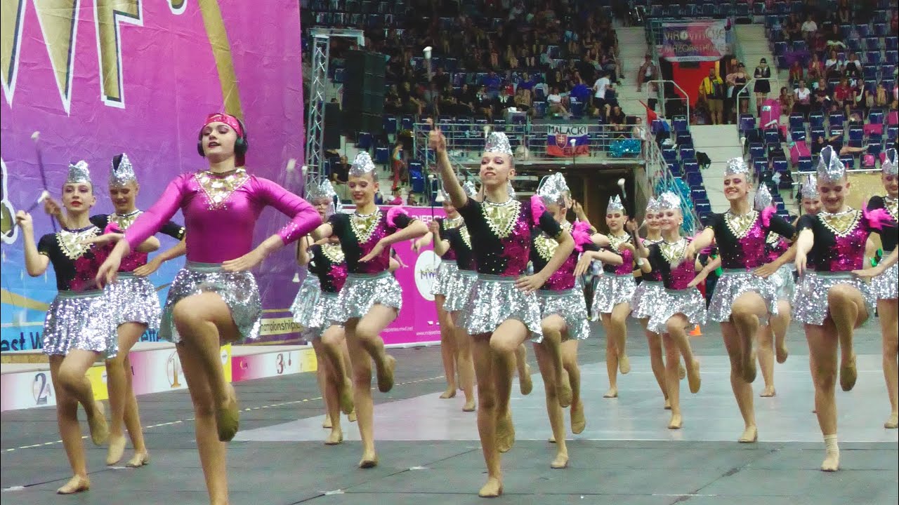 *KROKODYL Ostrava* - defilé Baton juniors -  European Majorette Championship MWF - Liberec 2024