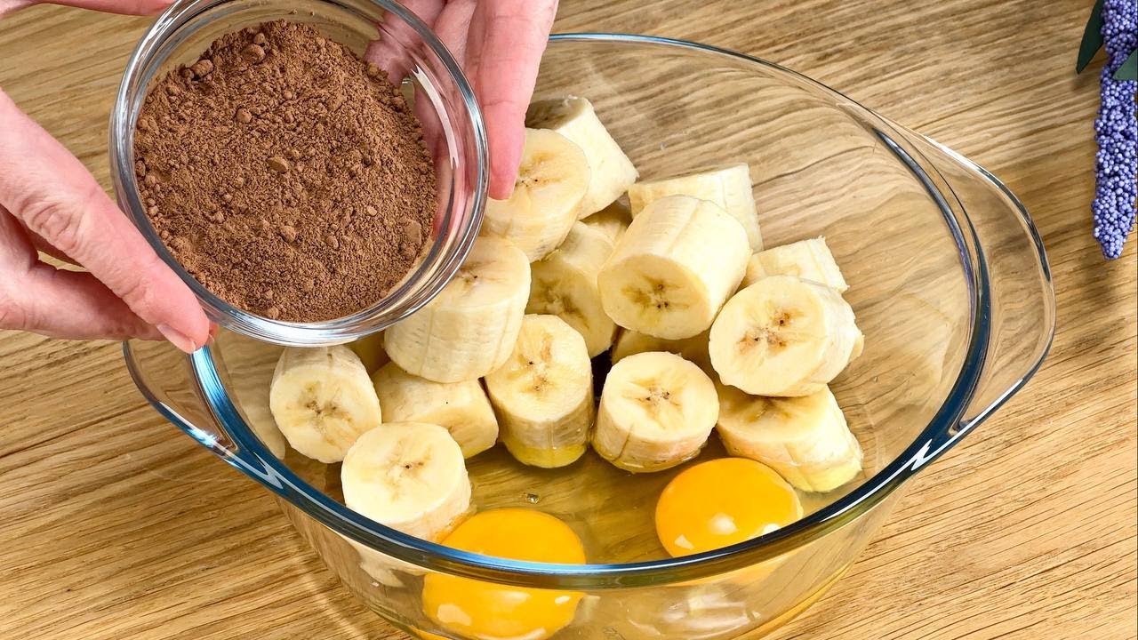 У вас есть банан, 2 яйца и какао? Приготовьте вкуснейший десерт без муки и сахара!