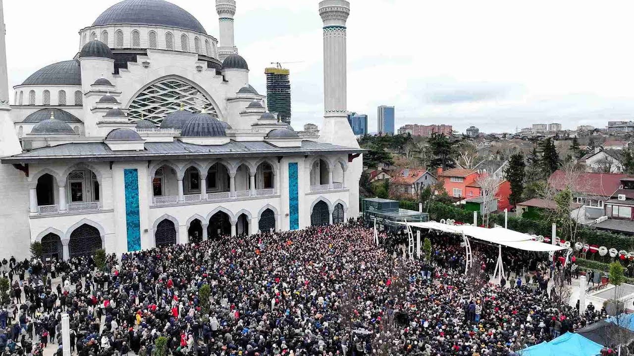 Unutulmaz Sanatçı Ferdi TAYFUR'un Selası (Ömer Faruk Mahmutoğlu)