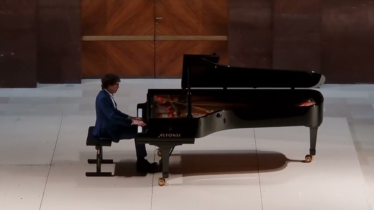 Lucas Debargue - G. Fauré - Thème et Variations Op.73