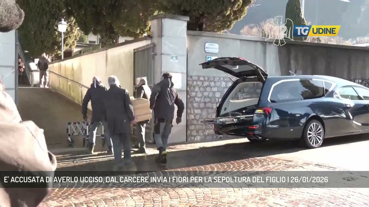 E' ACCUSATA DI AVERLO UCCISO, DAL CARCERE INVIA I FIORI PER LA SEPOLTURA DEL FIGLIO | 26/01/2026