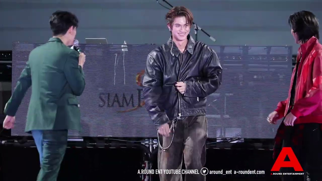 ช่วงพูดคุย “ไบร์ท - กลัฟ” ในงาน “SIAM PARAGON THE MAGICAL CELEBRATION”