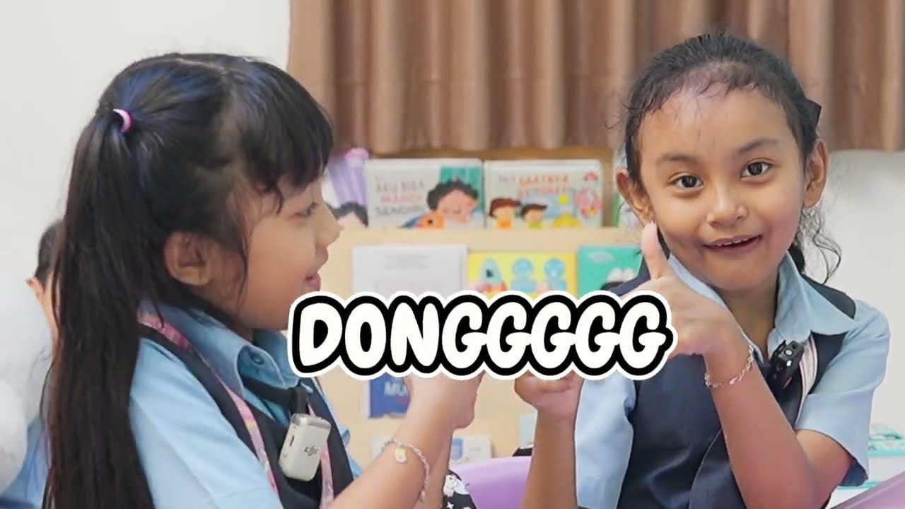 Aku dan teman-teman merayakan Hari Guru di Olifant School.