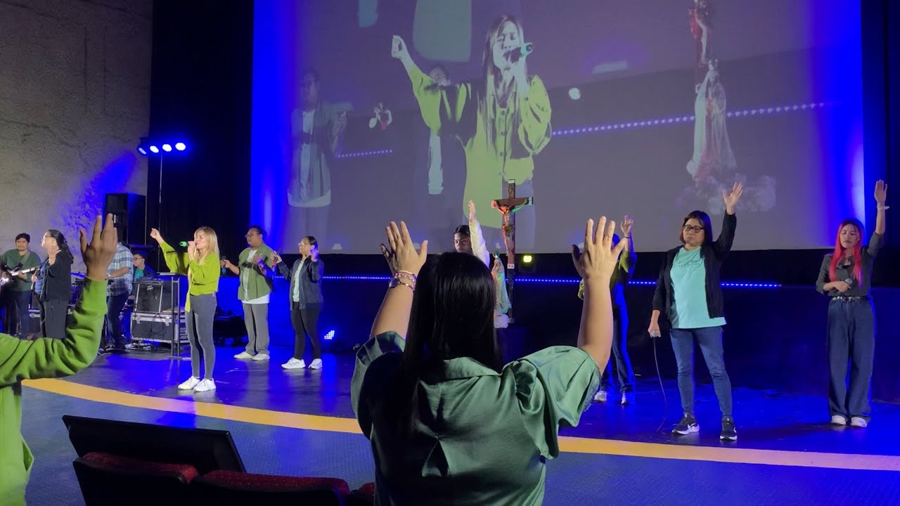 Never Walk Alone - Hillsong Worship | Feast Imus