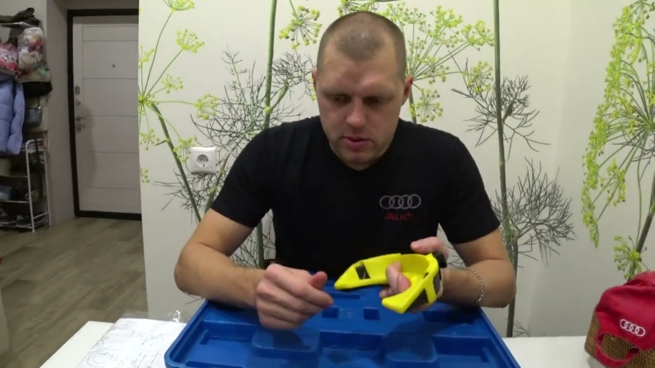 Стяжка пружин Макферсона, с защитными накладками Car-Tool CT-B2010A