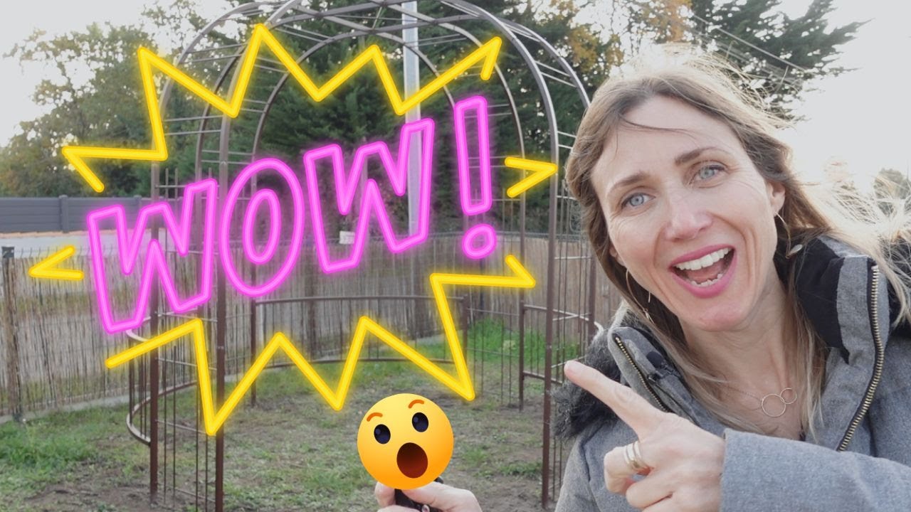 🌿 Ombre et fraîcheur dans un petit jardin : j'installe le kiosque Louis Moulin ! 👩🏼‍🌾