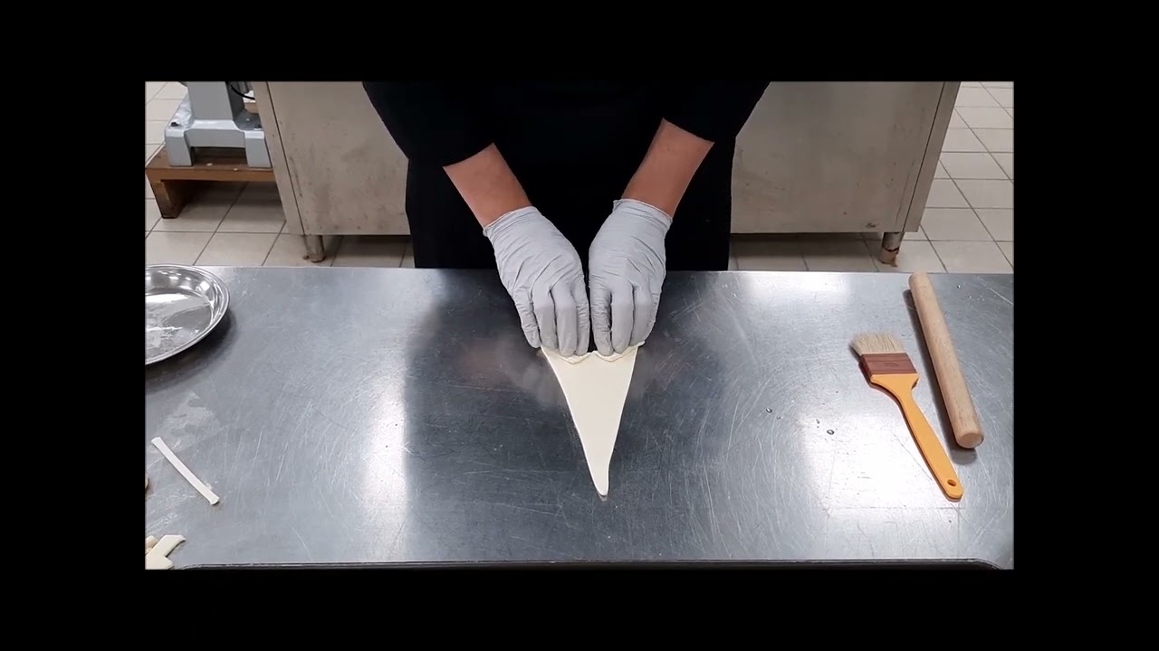 D 2牛角麵包下