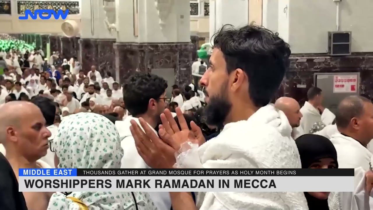 Worshippers mark Ramadan in Mecca