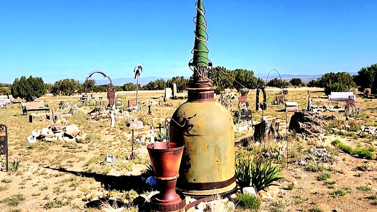 Exploring Madrid New Mexico ● Visiting an Extraordinary Cemetery