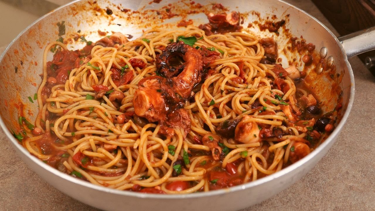 POLPO ALLA LUCIANA, PRIMO DI PESCE CON SPAGHETTI E SECONDO DI PESCE CON CROSTINI 2 RICETTE GUSTOSE