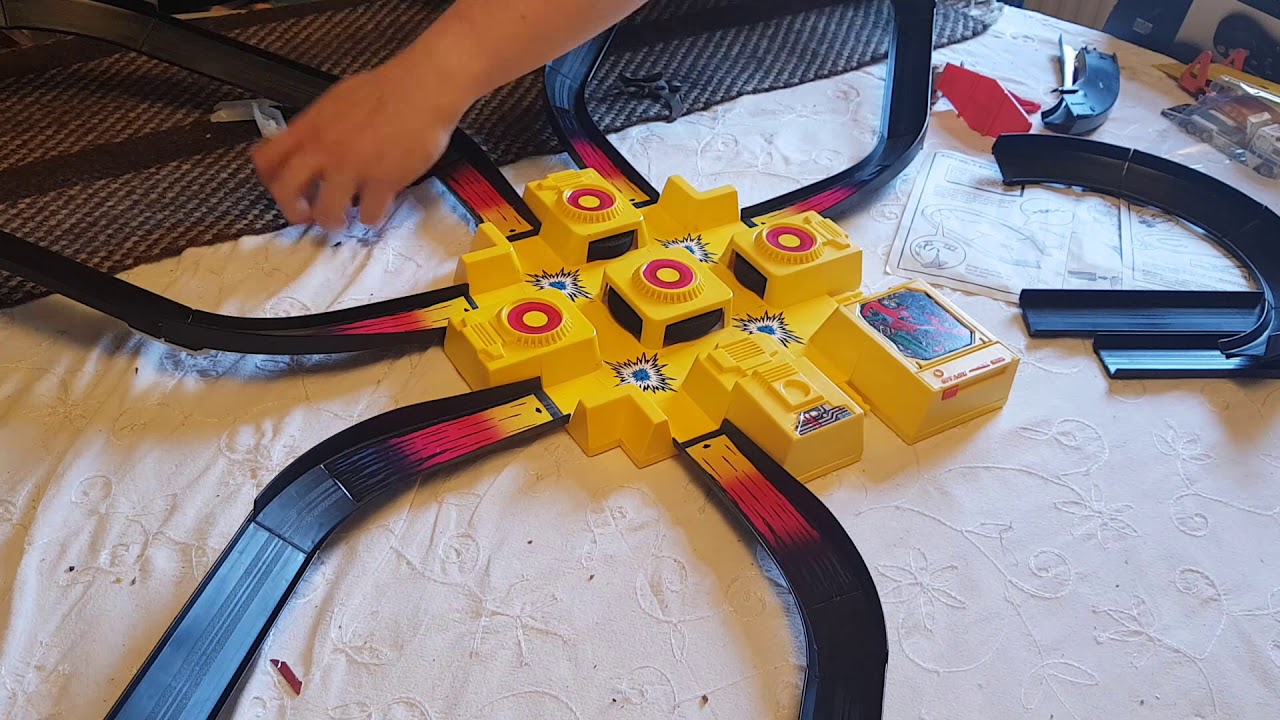 The Hotwheels Criss Cross Crash Set (1993-2017)