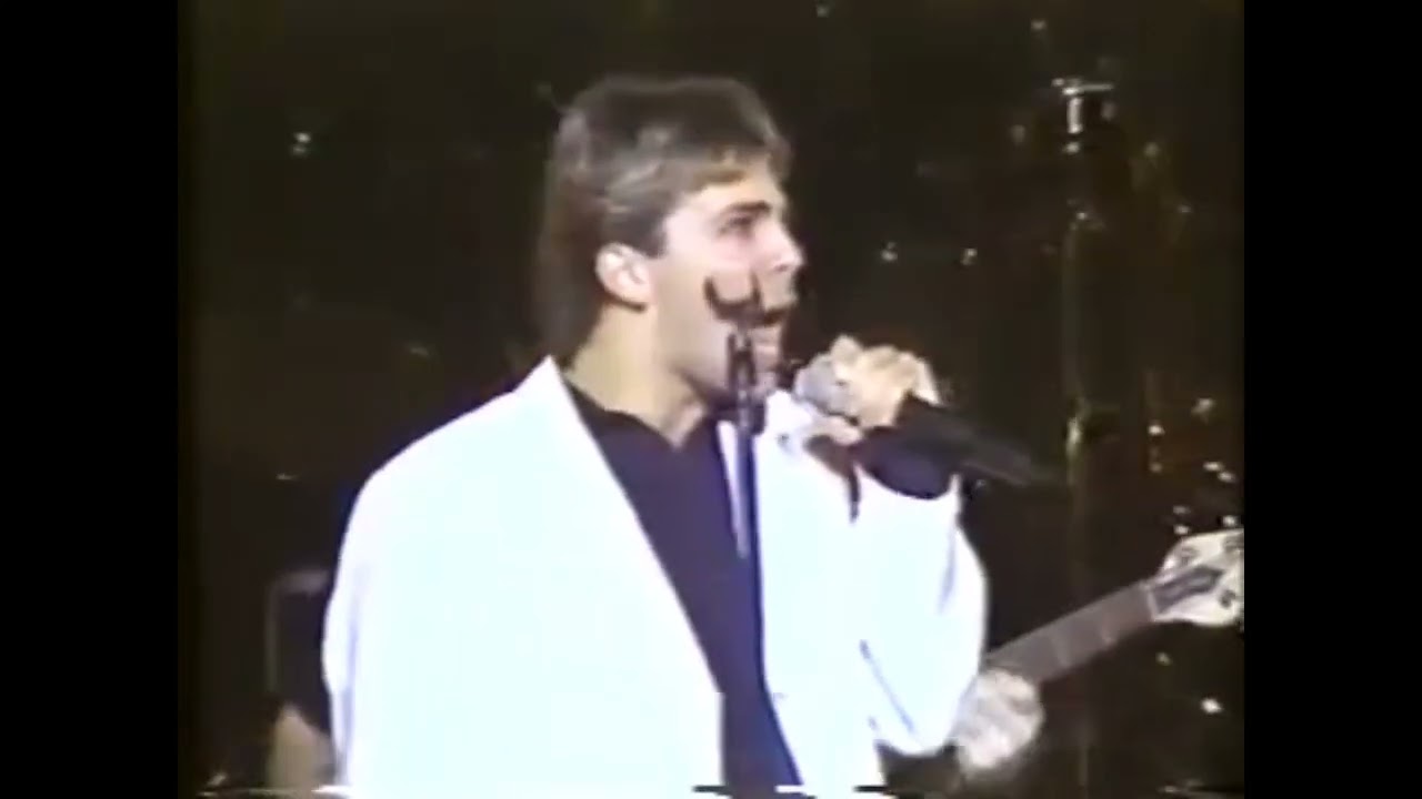 Cristian Castro • Lloran Las Rosas •  Agudo 1999 / 2022