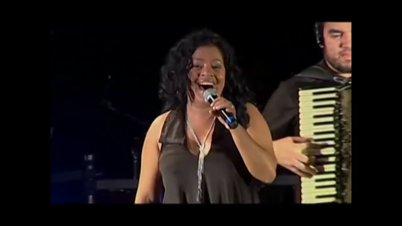 Marilda Silva na Banda Nega Forrozeira - "É seu amor que eu quero"
