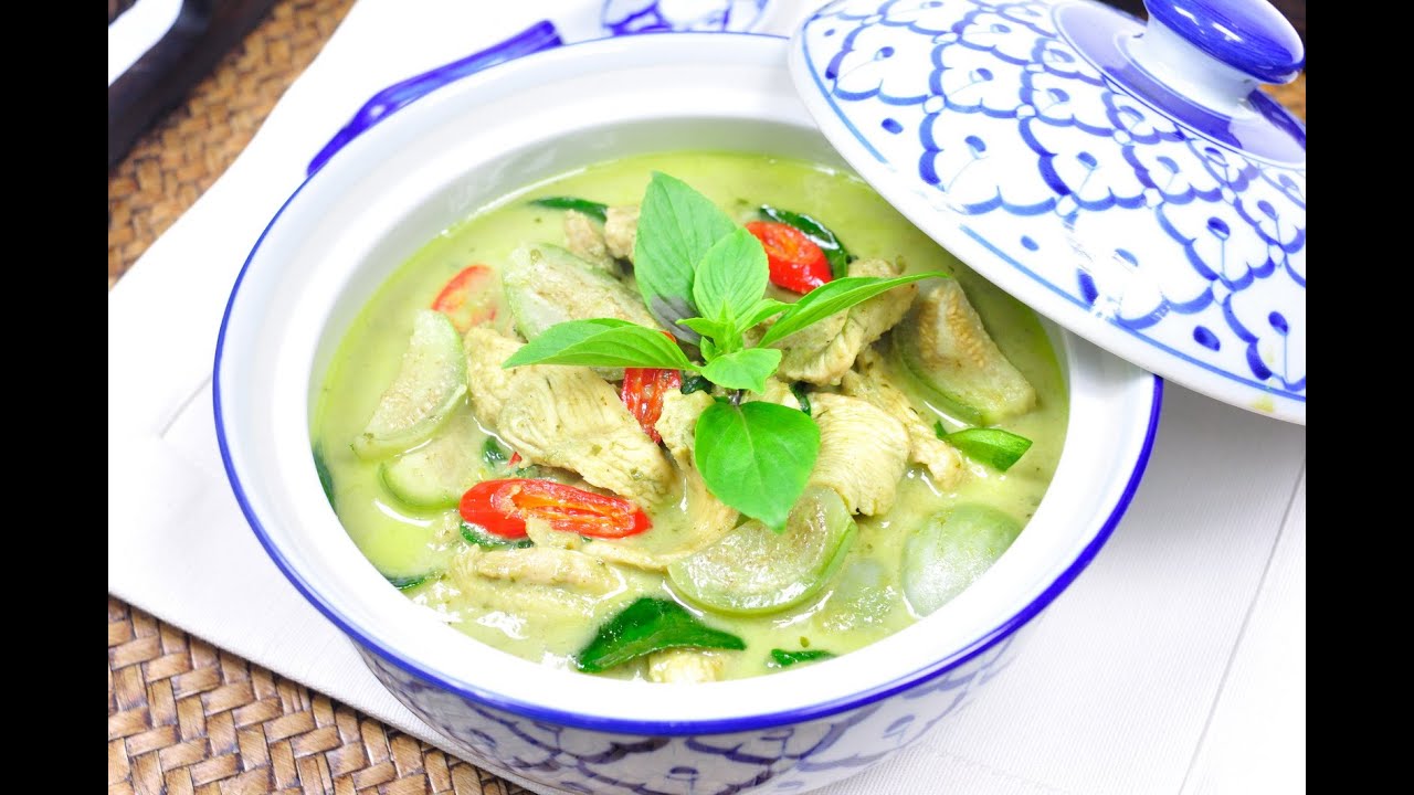 Thai Green Chicken Curry - Gaeng Kaew Wan Gai (แกงเขียวหวานไก่)