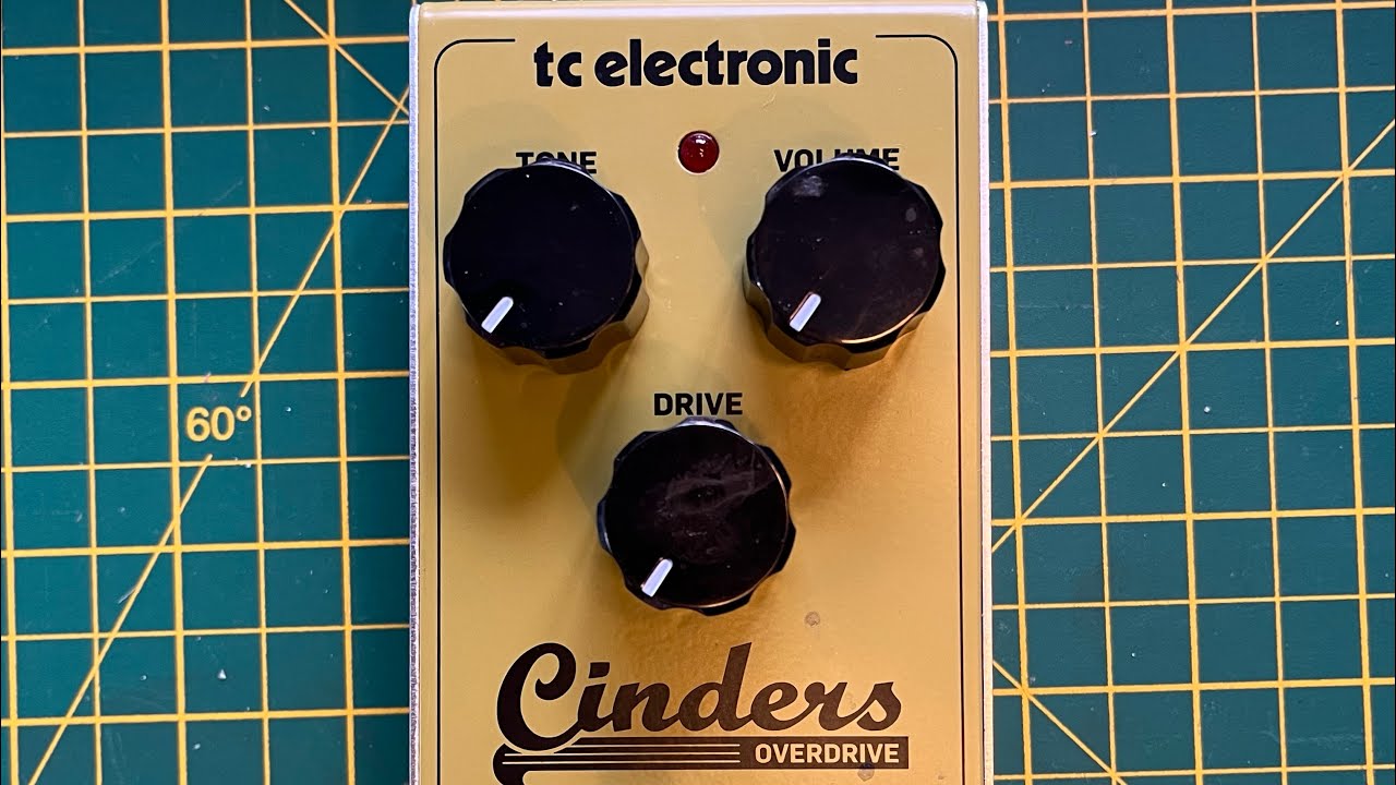TC Electronic Cinders Overdrive dismantled. 