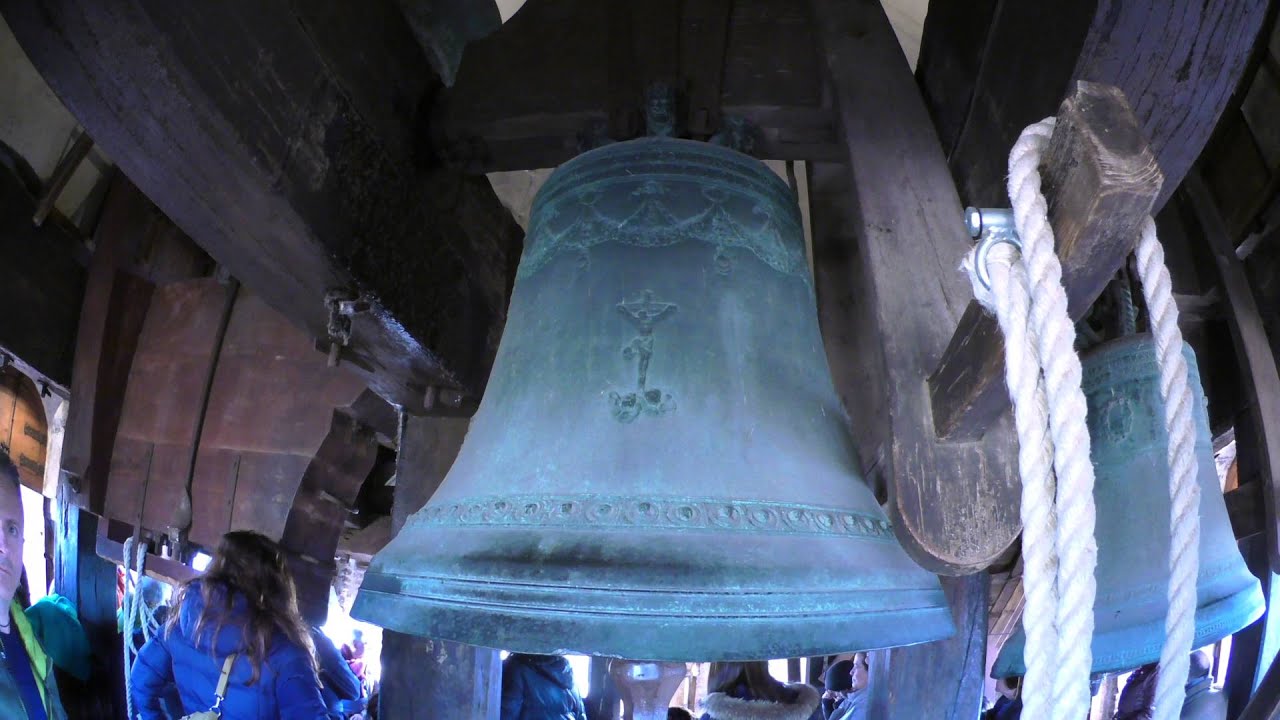 Campanili della Cattedrale di San Pietro Bologna - 4K