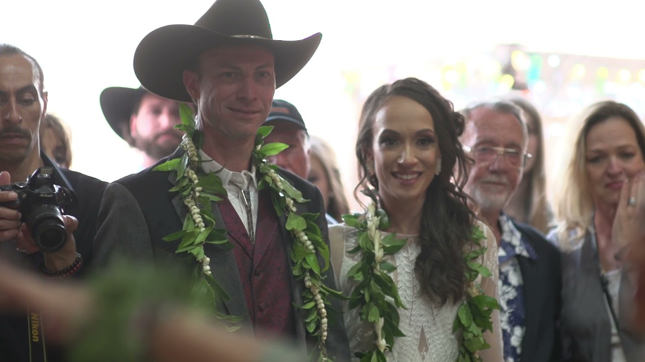 Traditional Hawaiian - Wedding Reception