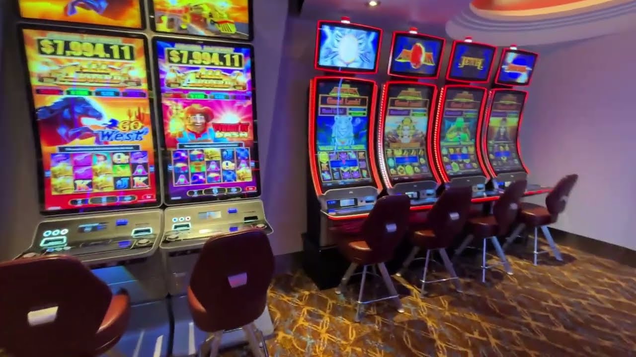 Oasis of the Seas Smoke Free Casino. #oasisoftheseas #royalcaribbean #cruiseliner #cruise