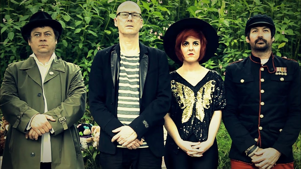 Head Of Light Entertainment: Sweet Tangled Lovers (Official Video)