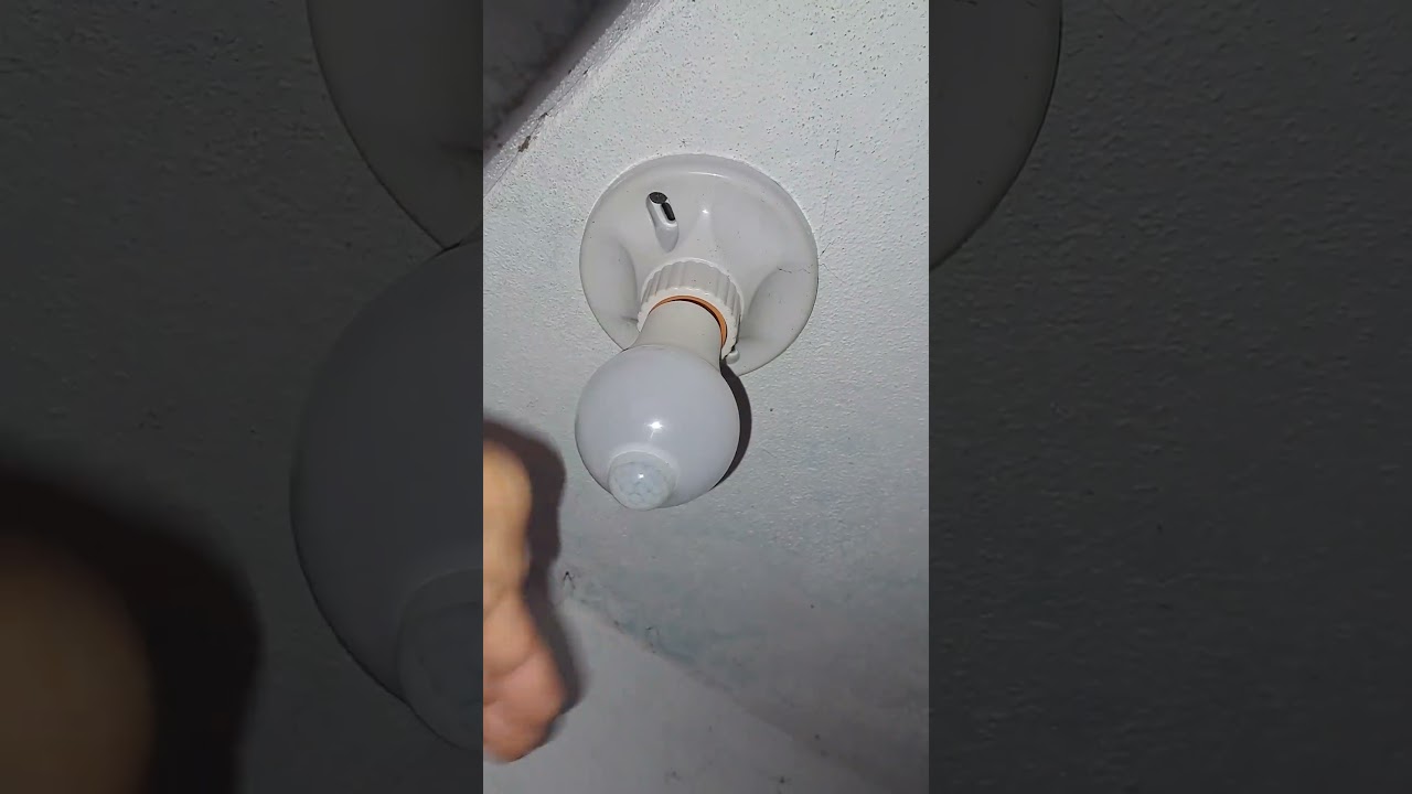 Foco Con Detector de Presencia, Foco con Sensor Movimiento, Se activa solo Cuando esta OSCURO