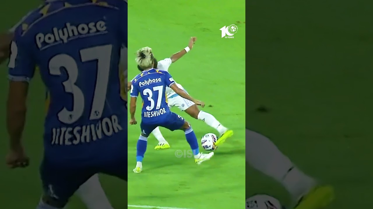 Smooth 🤌 footwork from #MohammedSanan but #RyanEdwards denies with a 🔝block! | #ISL #ISL10 #shorts