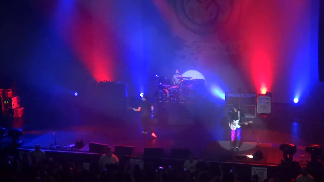 blink-182 - Stockholm Syndrome (Live at The Wiltern 11/11/13)