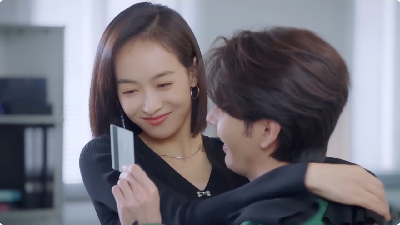 Любимая жена подарила кольцо, генеральный директор в знак искренности подарил все свое имущество!🍑