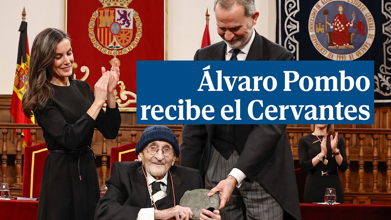 Álvaro Pombo recibe el Premio Cervantes de mano de los Reyes de España
