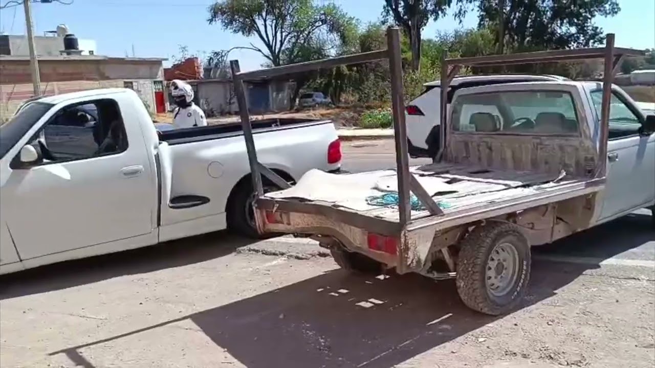 Accidente en carretera que va a Adjuntas del R&iacute;o deja da&ntilde;os materiales