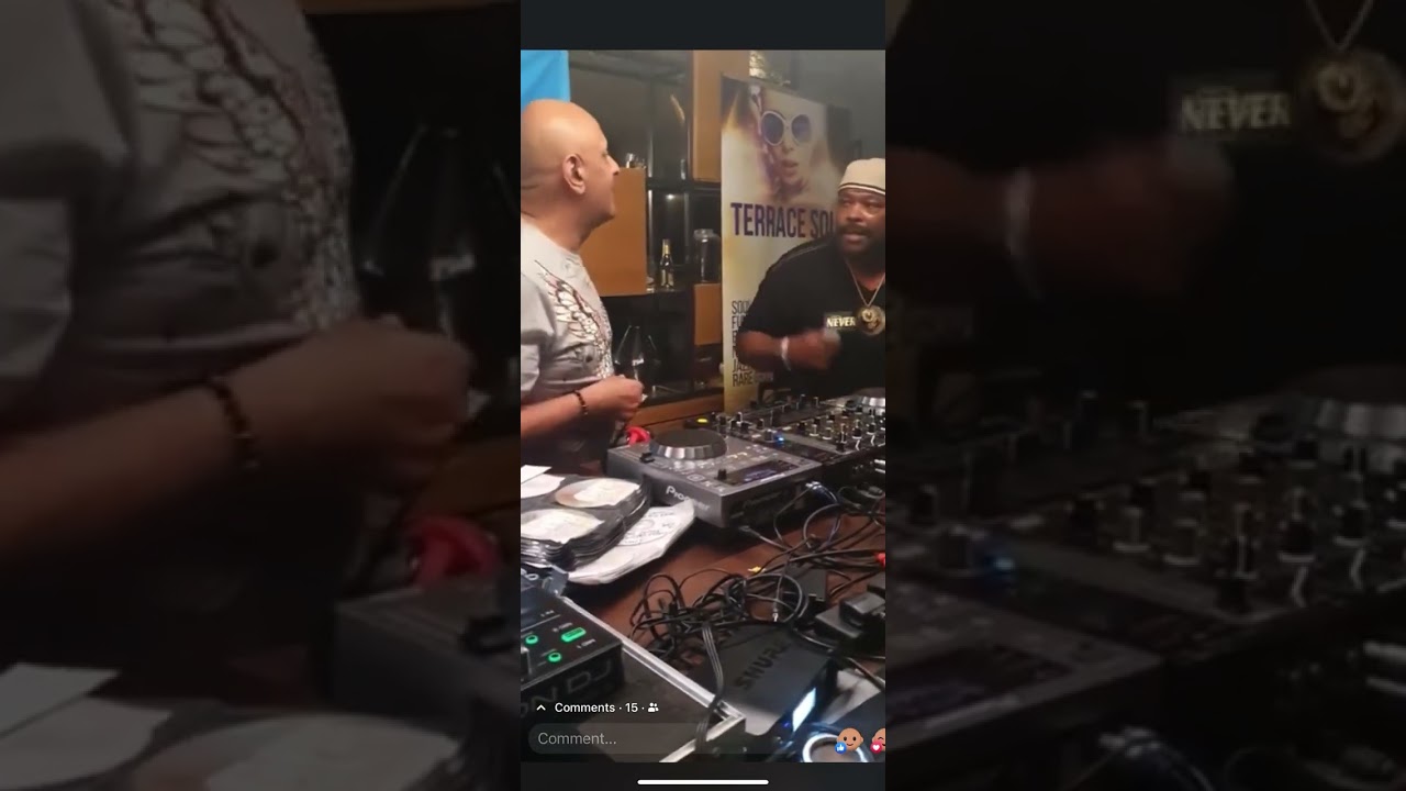 Robert IMtume Owens ( USA) Terrace Soul UK 2023 Soul Weekender alongside Solar Radio's Ash Selector