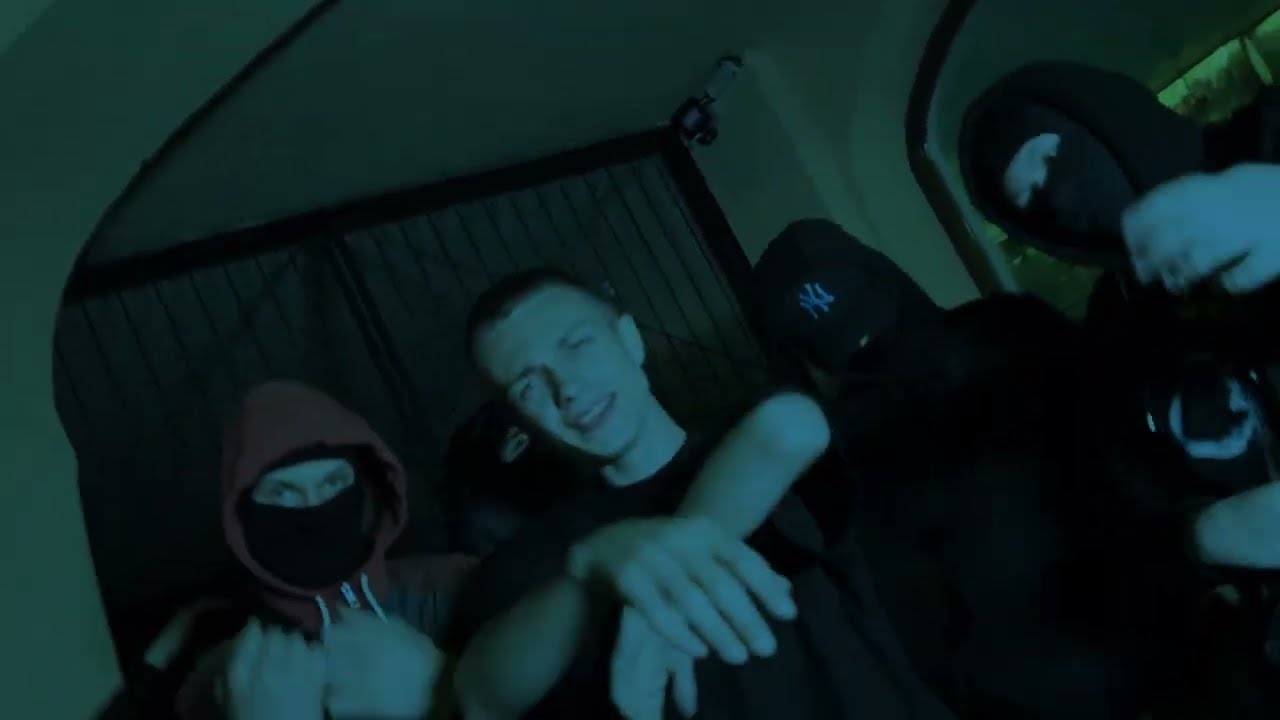 Brokos "TOTEM" (feat. Dzinsky, młody100) [🎥: tony87]