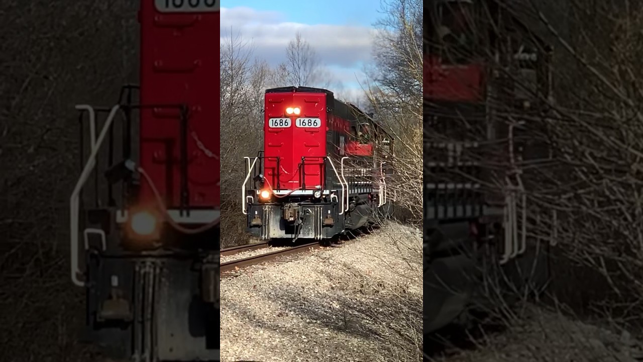 Long Hood Forward!  Down The Hill With Heavy Train!  Cincinnati Eastern Railroad CCET, JawTooth