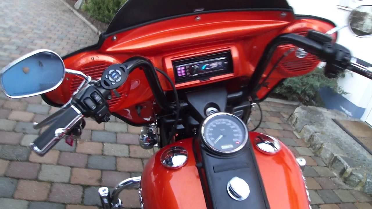 Harley-Davidson-Road-King-Bagger-Orange