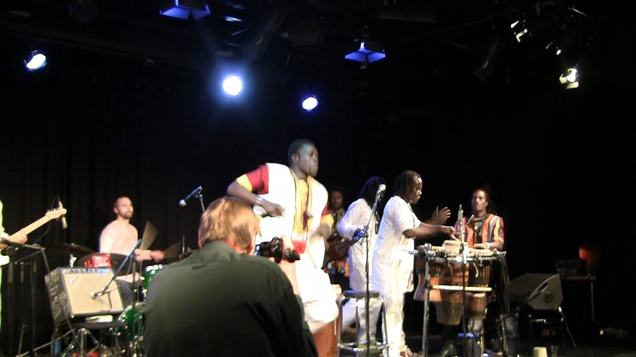 Meissa Niang & The Diambaar feat. Badu Ndjai 24.3.2012, 0107