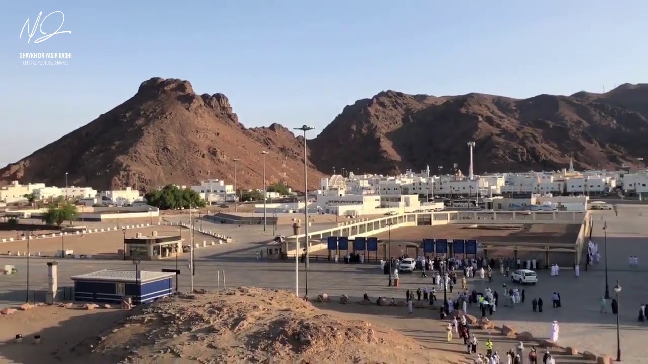 Grave of Hamza(R), Brief Tour of Jabal Al-Rumah & Mt Uhud -  Shaykh Dr. Yasir Qadhi