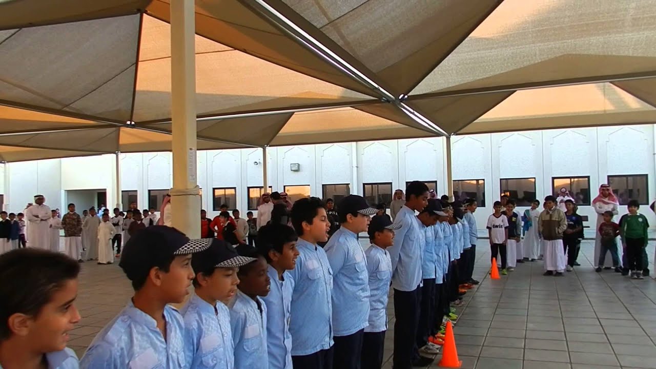 عرض لكشافة مدرسة الغزالي وتلبيس منديل الكشافة